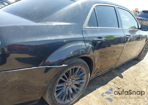 2013 Chrysler 300C John Varvatos Limited Edition из США, поврежденный, VIN 2C3CCADG2DH727695